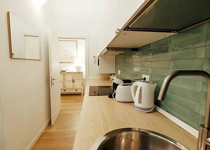 Vatican For 7 People Hotel 2*