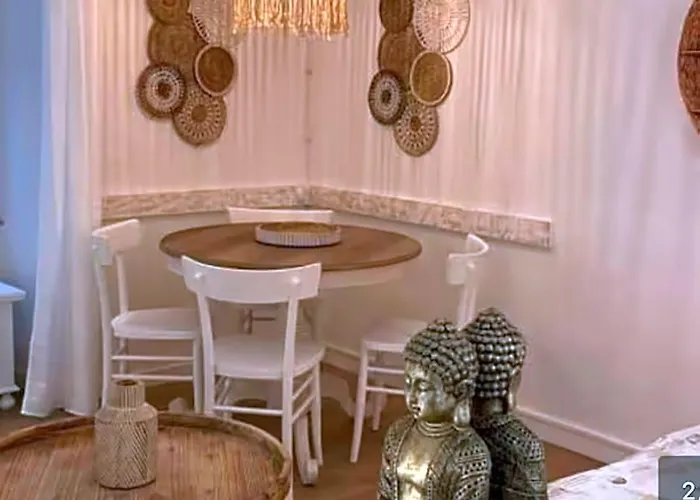 Hotel Vatican For 7 People