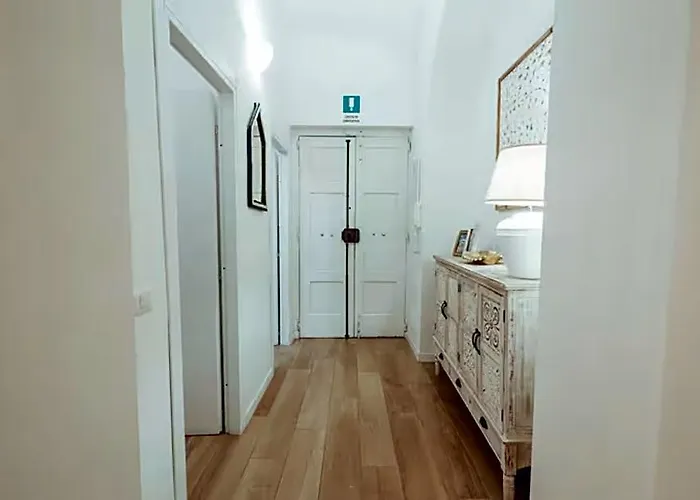 Vatican For 7 People Hotel 2*