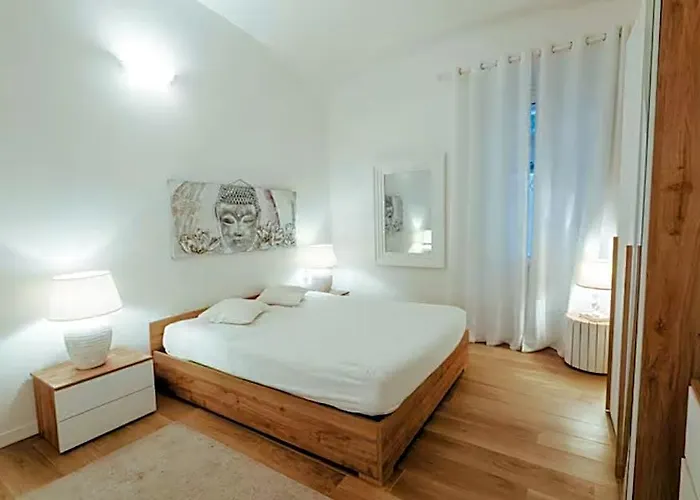 Vatican For 7 People Hotel